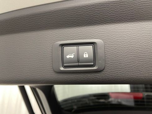 New 2025 Mitsubishi Outlander SE image 31