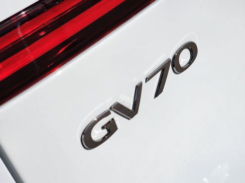 Used 2025 Genesis GV70 2.5T image 9