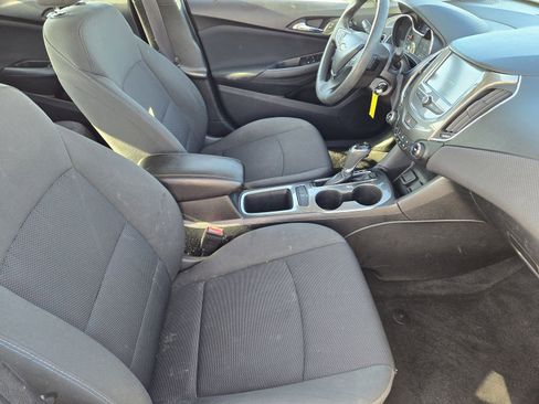 Used 2017 Chevrolet Cruze LT image 17