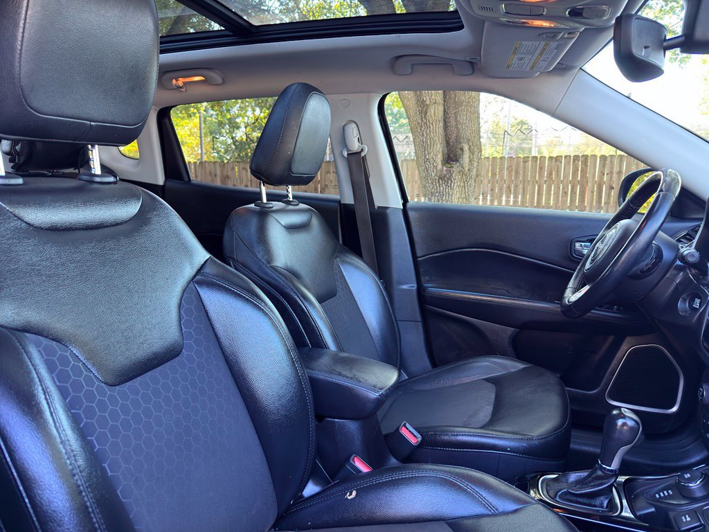 Used 2019 Jeep Compass Latitude AWD/4WD image 33