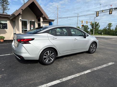 Used 2023 Nissan Versa SV FWD image 5