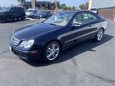 Used 2007 Mercedes-Benz CLK 350 Coupe image 2