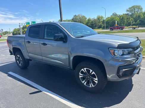 Used 2022 Chevrolet Colorado Z71 AWD/4WD image 8