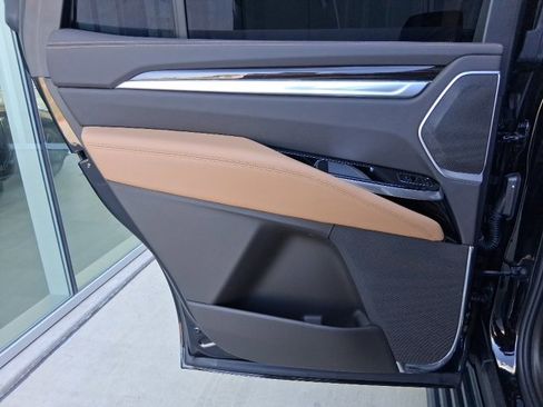 Used 2025 Cadillac Escalade Premium Luxury w/ Touring Package image 24