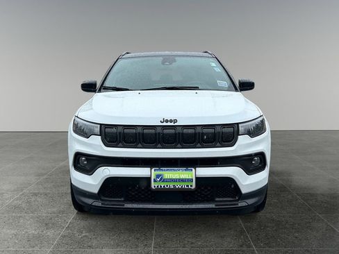 Used 2022 Jeep Compass Latitude AWD/4WD image 2