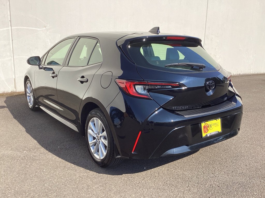 Certified 2025 Toyota Corolla SE w/ SE Package FWD image 8