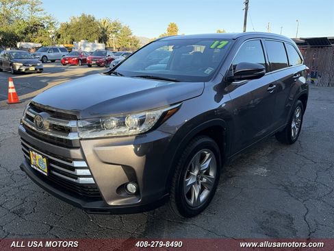 Used 2017 Toyota Highlander Limited w/ Carpet Mat Package FWD image 5