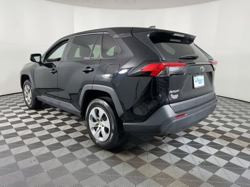 Used 2022 Toyota RAV4 LE image 2