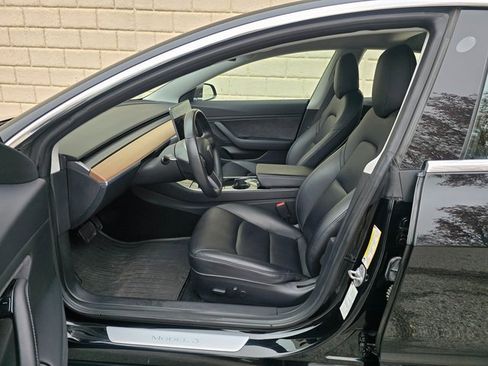 Used 2018 Tesla Model 3 Long Range image 19