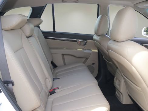 Used 2012 Hyundai Santa Fe Limited FWD image 17