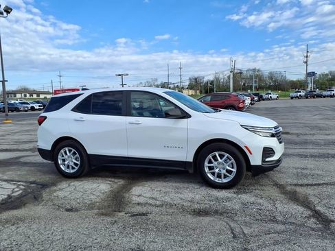 Used 2024 Chevrolet Equinox LS w/ LS Convenience Package FWD image 12