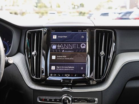 Used 2025 Volvo XC60 B5 Plus image 14