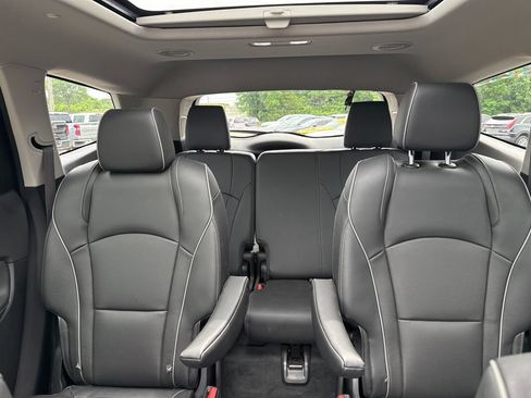 Used 2021 Buick Enclave Avenir w/ Avenir Technology Package AWD/4WD image 22