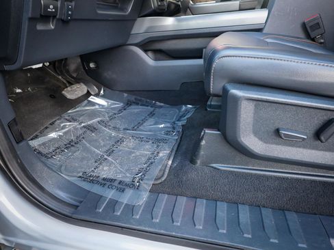 Used 2025 Ford F350 Lariat image 14