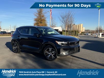 Used 2025 Volvo XC40 B5 Core