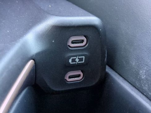 Certified 2023 Toyota Crown XLE image 20