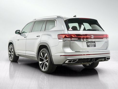 Used 2024 Volkswagen Atlas SEL Premium R-Line AWD/4WD image 3