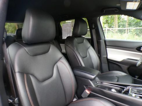 Used 2024 Jeep Compass Limited AWD/4WD image 13