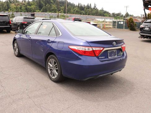 Used 2015 Toyota Camry SE w/ Moonroof Package FWD image 7
