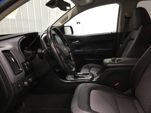 Used 2021 Chevrolet Colorado Z71 w/ Safety Package AWD/4WD image 7