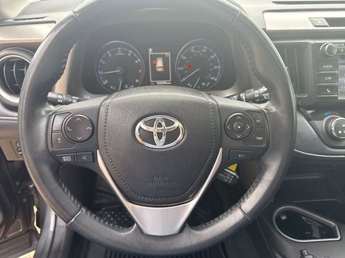 Used 2018 Toyota RAV4 XLE image 15