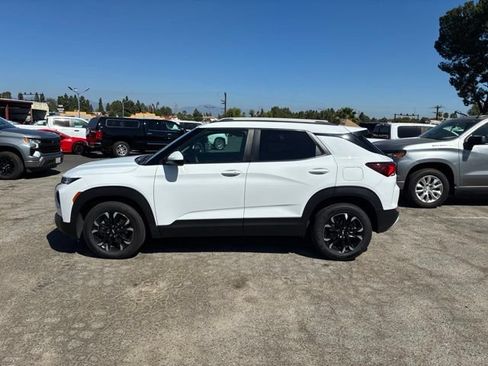 Used 2023 Chevrolet TrailBlazer LT w/ Convenience Package FWD image 4