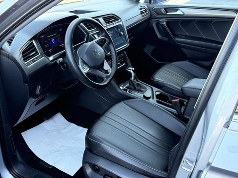 Used 2024 Volkswagen Tiguan SE image 7