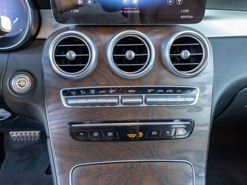 Used 2020 Mercedes-Benz GLC 300 image 28