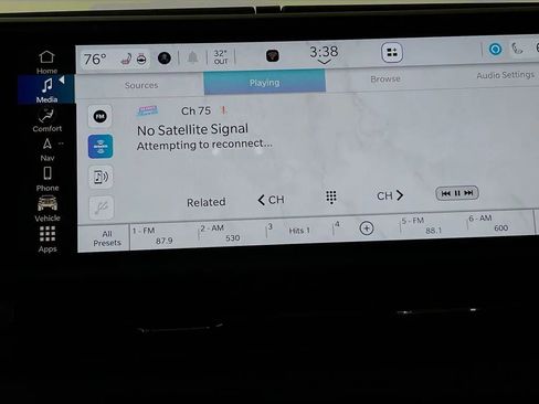 Used 2024 Jeep Wrangler Unlimited Rubicon w/ Technology Group image 16