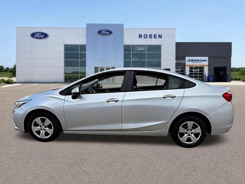 Used 2018 Chevrolet Cruze LS FWD image 5