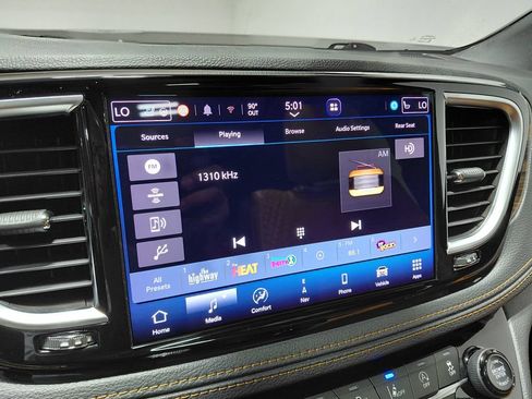 Certified 2021 Chrysler Pacifica Pinnacle AWD/4WD image 48