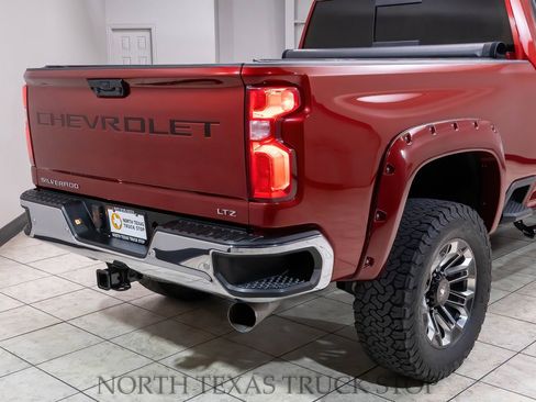 Used 2020 Chevrolet Silverado 2500 LTZ w/ LTZ Premium Package image 17