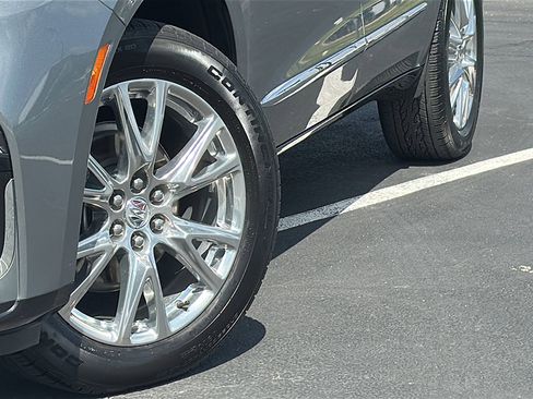 Used 2023 Buick Enclave Premium image 3