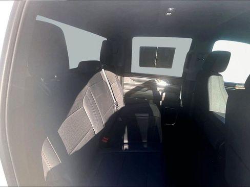 Used 2024 Chevrolet Silverado 2500 LT image 27