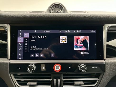 Used 2025 Porsche Macan image 15