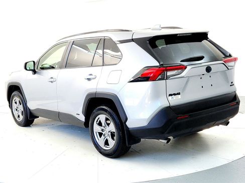 Certified 2022 Toyota RAV4 LE image 4