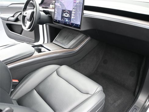 Used 2023 Tesla Model X image 31