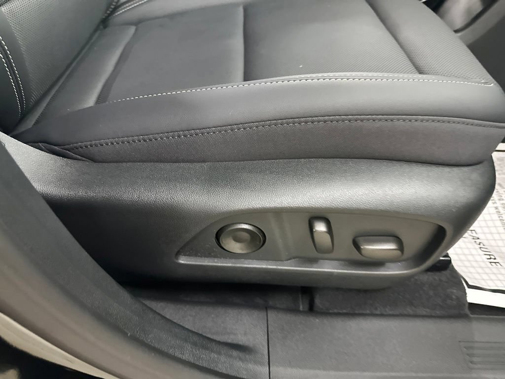 New 2027 GMC Terrain Elevation w/ Elevation Premium Package AWD/4WD image 21