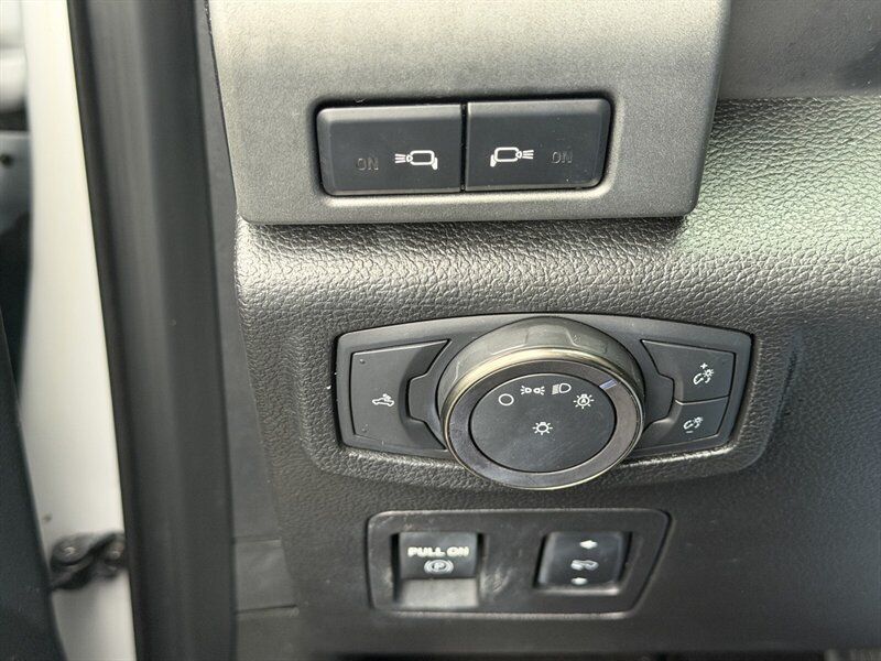 Used 2019 Ford F150 Raptor w/ Equipment Group 802A Luxury AWD/4WD image 33