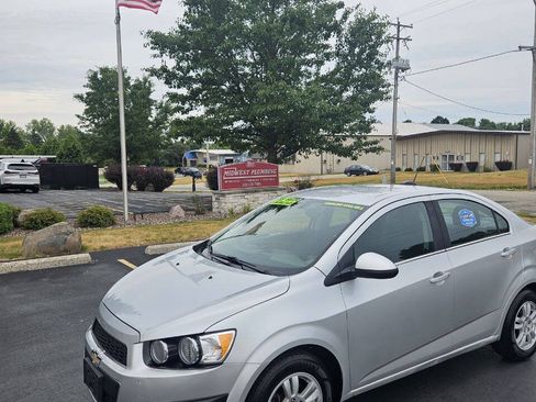 Used 2015 Chevrolet Sonic LT FWD image 1