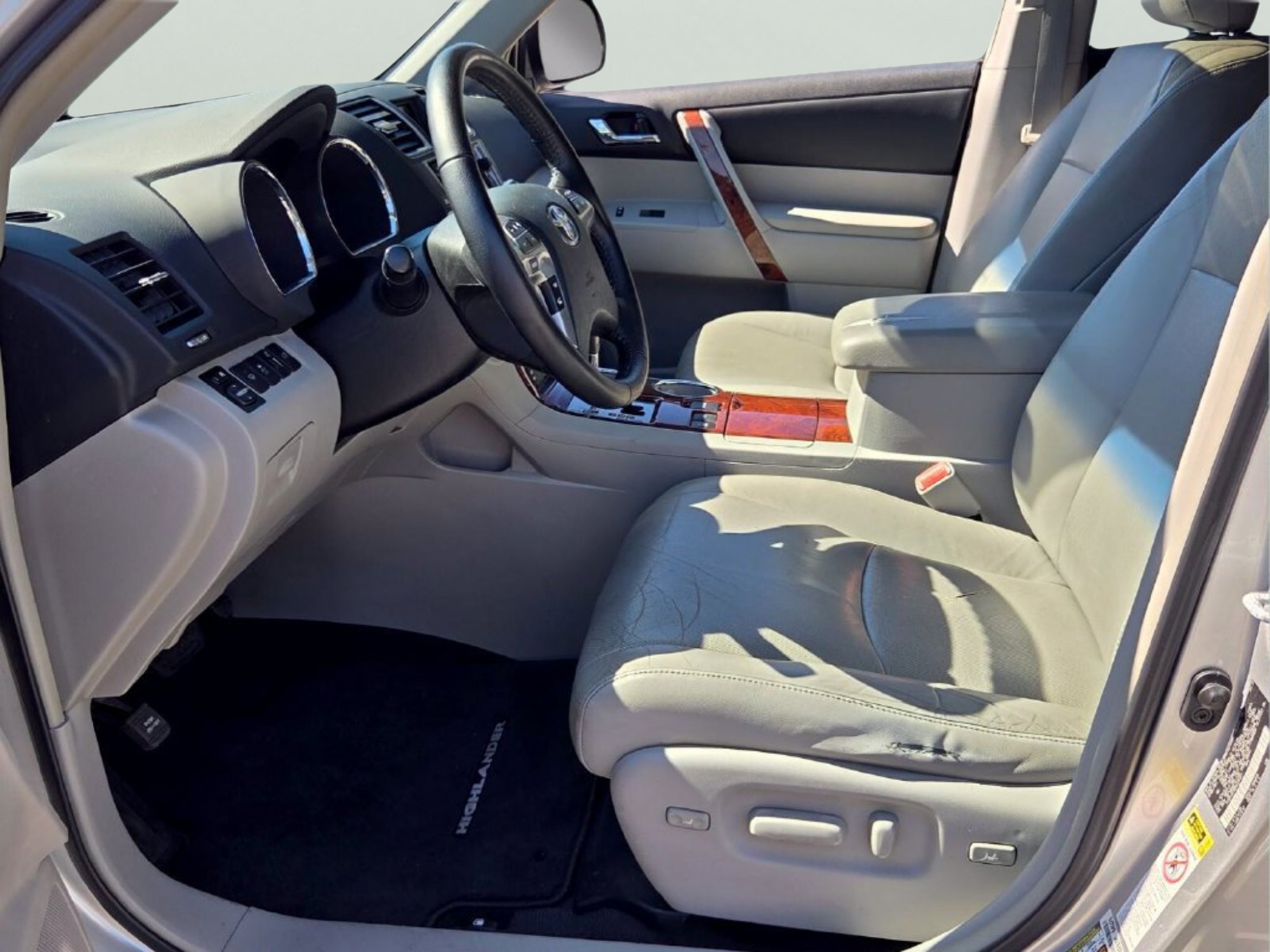 Used 2013 Toyota Highlander Limited AWD/4WD image 9