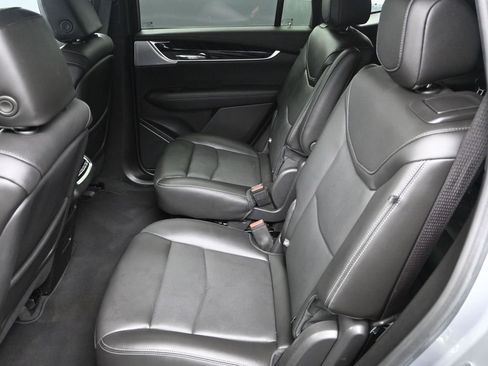 Used 2025 Cadillac XT6 Premium Luxury FWD image 27