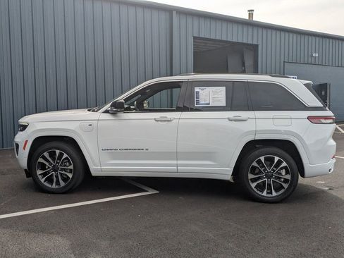 Used 2022 Jeep Grand Cherokee Overland w/ Advanced Protech Group III image 10