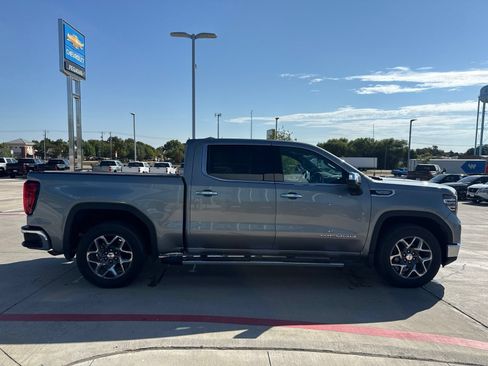 Used 2025 GMC Sierra 1500 SLT RWD image 6
