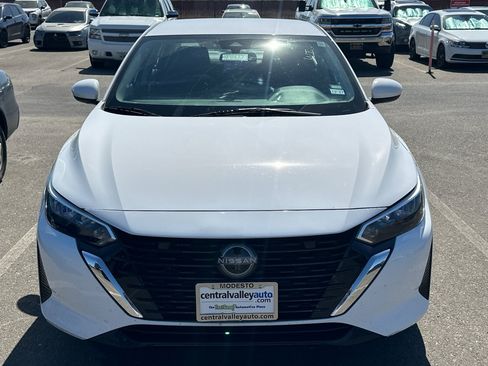 Certified 2025 Nissan Sentra SV FWD image 3