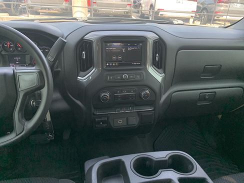 Used 2019 Chevrolet Silverado 1500 Custom w/ Custom Value Package AWD/4WD image 28