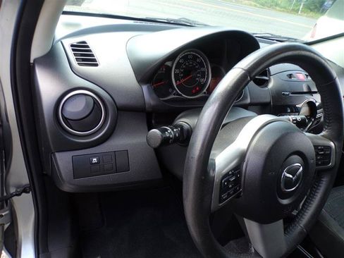 Used 2012 MAZDA MAZDA2 Touring FWD image 31