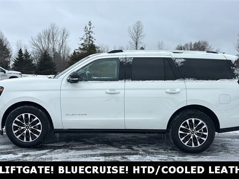 Used 2025 Ford Expedition Platinum image 3