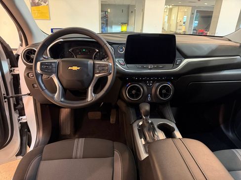 Used 2025 Chevrolet Blazer LT FWD image 33