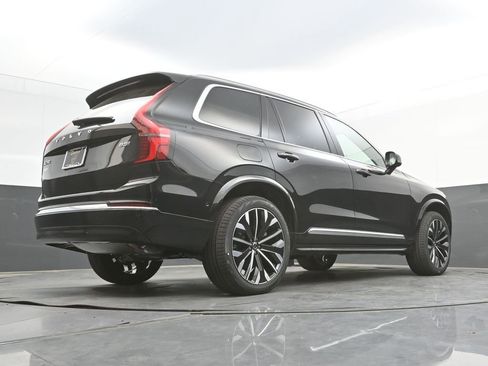 New 2026 Volvo XC90 B5 Plus AWD/4WD image 34